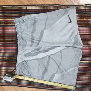 Nike shorts Men size L